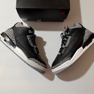 Air Jordan 3 Retro Green Glow (GS) Size 4y